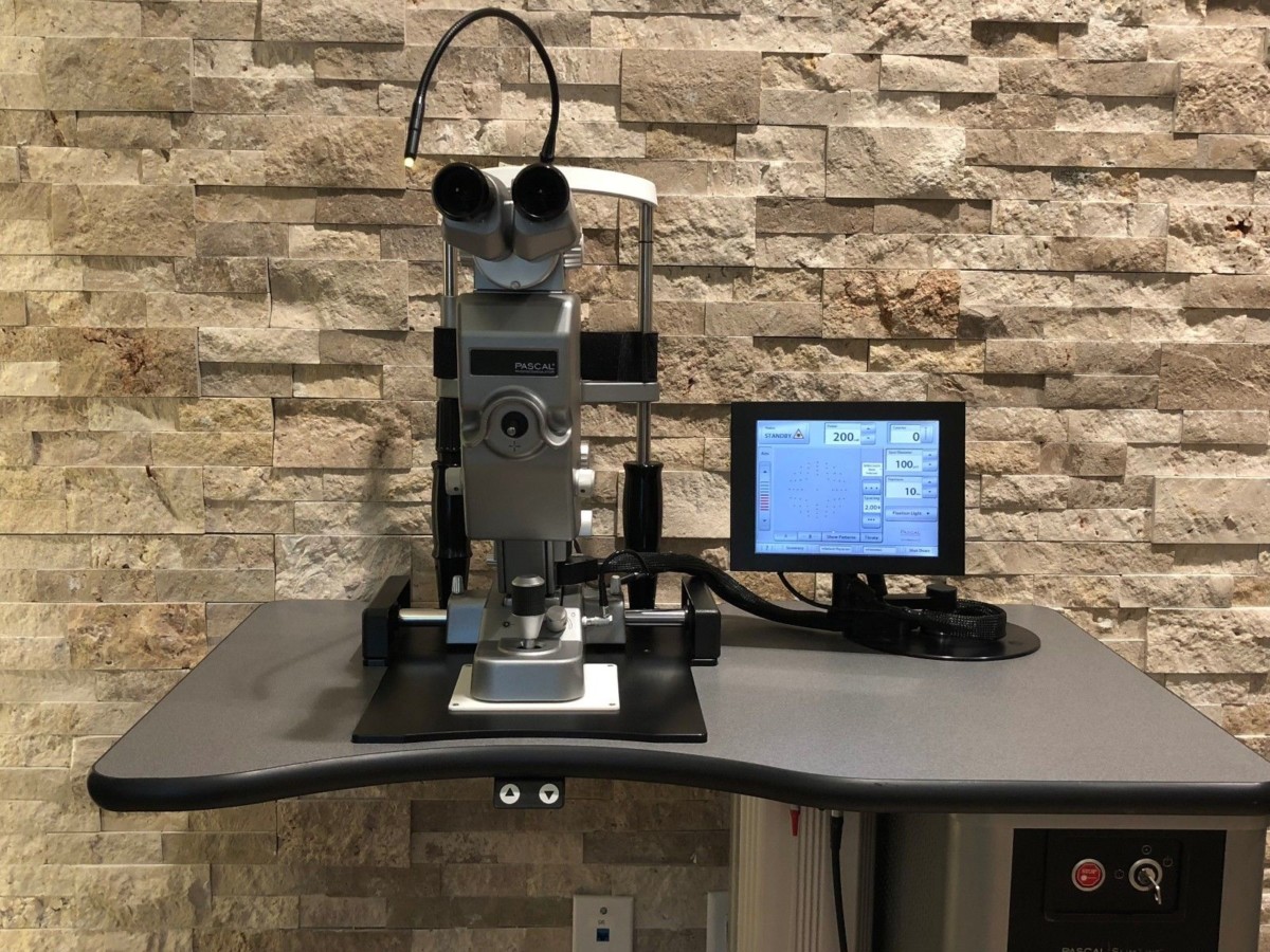 Optimedica 1 Clip On vs.集成532nm绿色氩气激光器